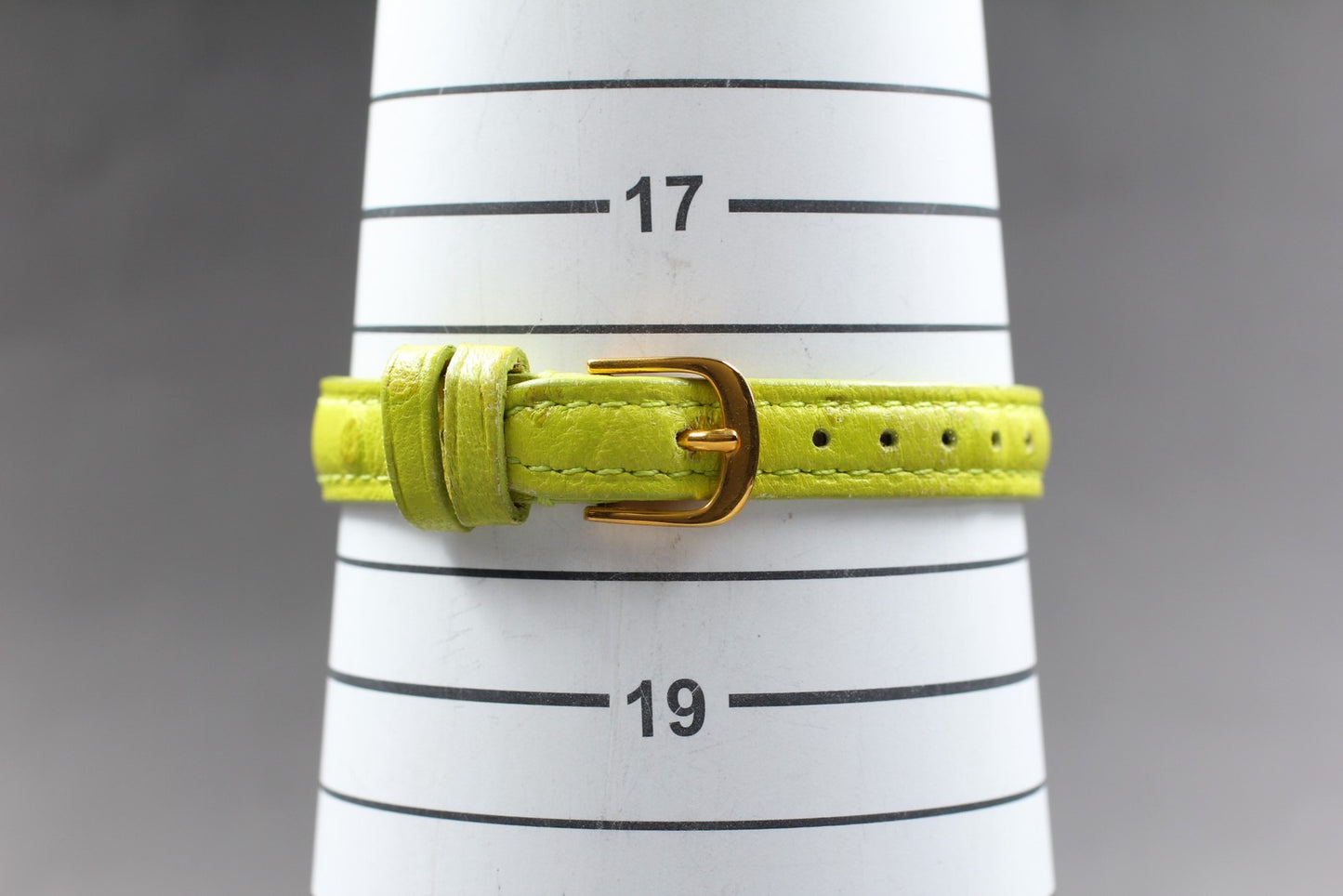 新品電池【ほぼ新品】COACH 97.7.341277 シルバー クォーツ レディース腕時計 日本製