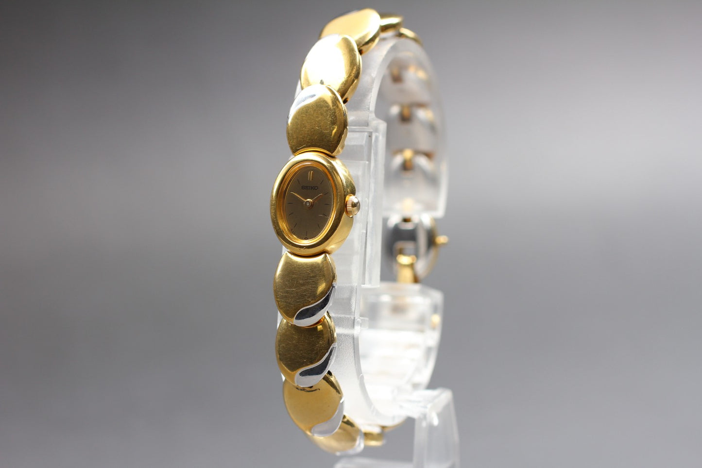 1985年製 [ほぼ新品] セイコー 1E20-5590 ゴールドブレスレット クォーツ レディース腕時計 日本製