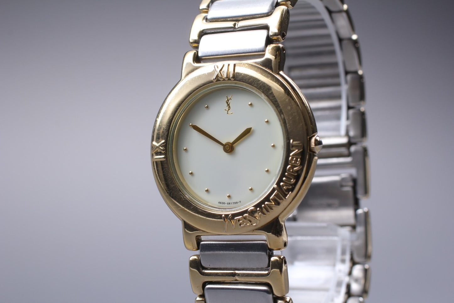 Vtg. [N MINT] Yves Saint Laurent 4620-E62267 32mm Gold Quartz Men's Watch JAPAN