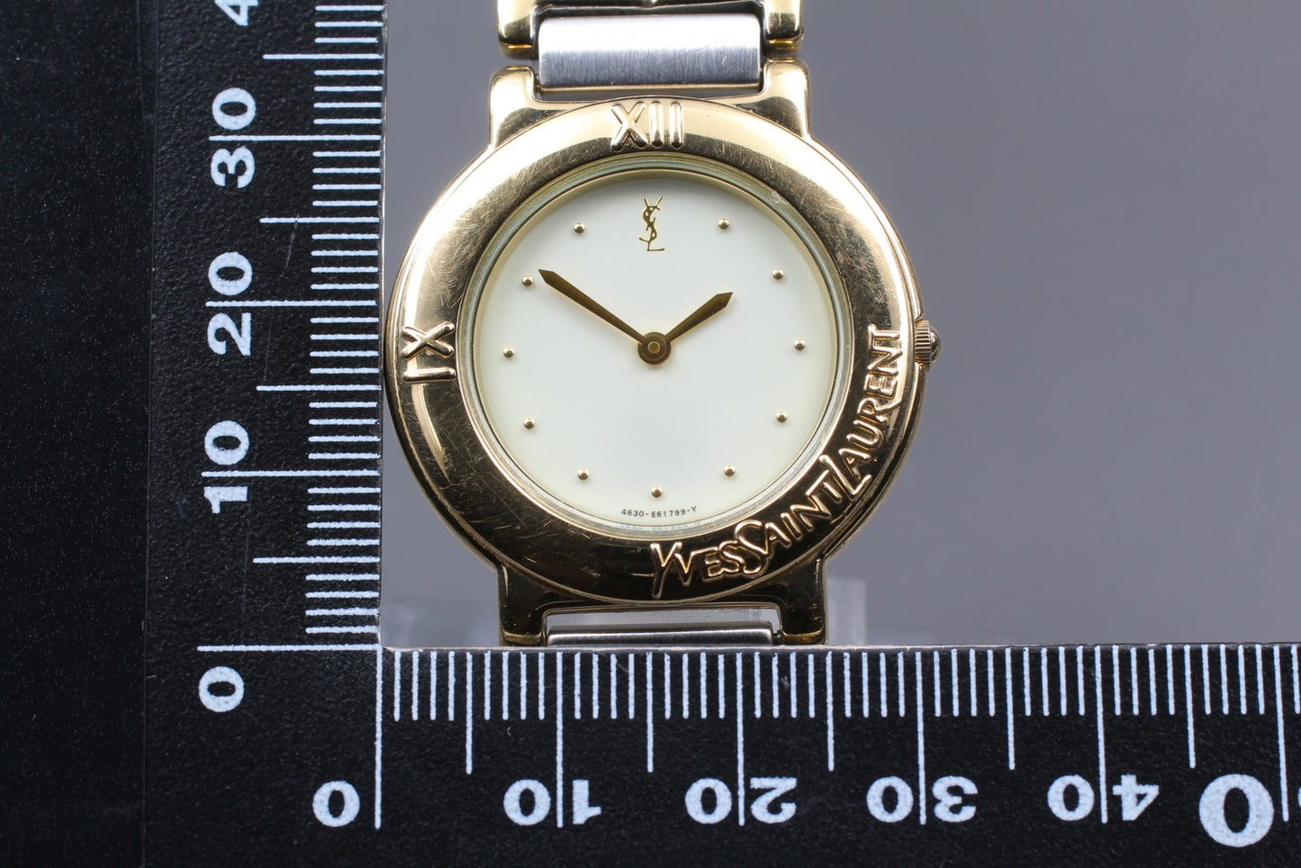 Vtg. [N MINT] Yves Saint Laurent 4620-E62267 32mm Gold Quartz Men's Watch JAPAN