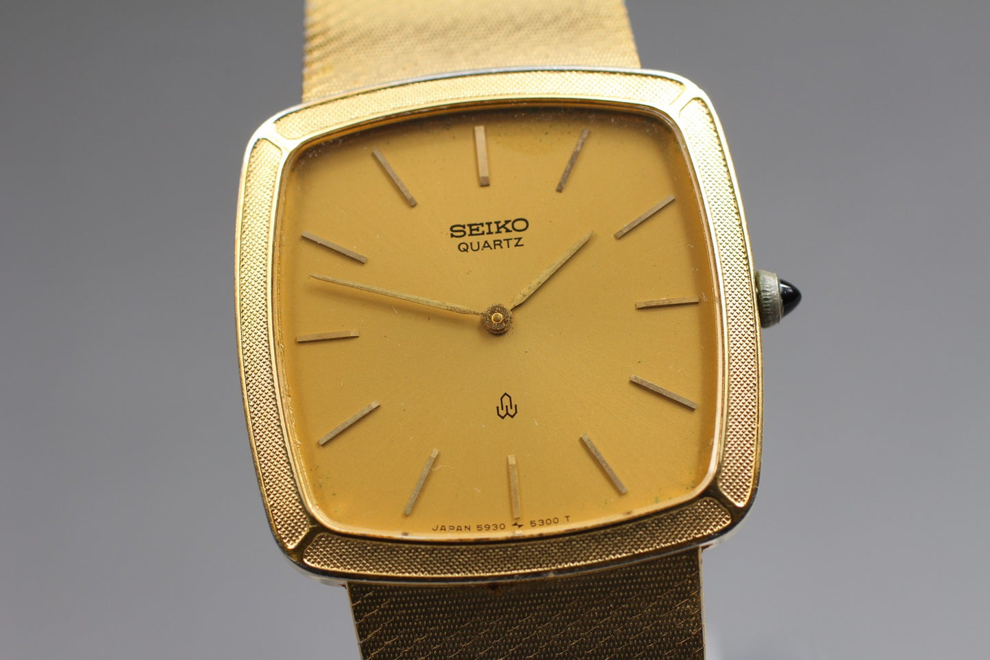 Vtg.1990 [N MINT] Seiko Dolce 5930-5250 Gold Bracelet Quartz Men's Watch JAPAN