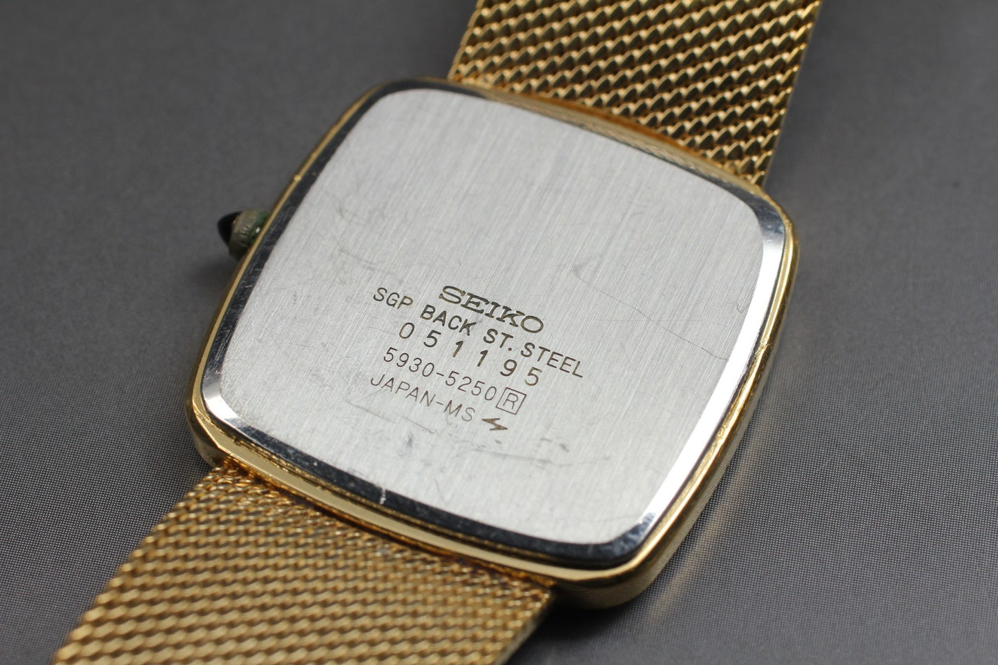 Vtg.1990 [N MINT] Seiko Dolce 5930-5250 Gold Bracelet Quartz Men's Watch JAPAN