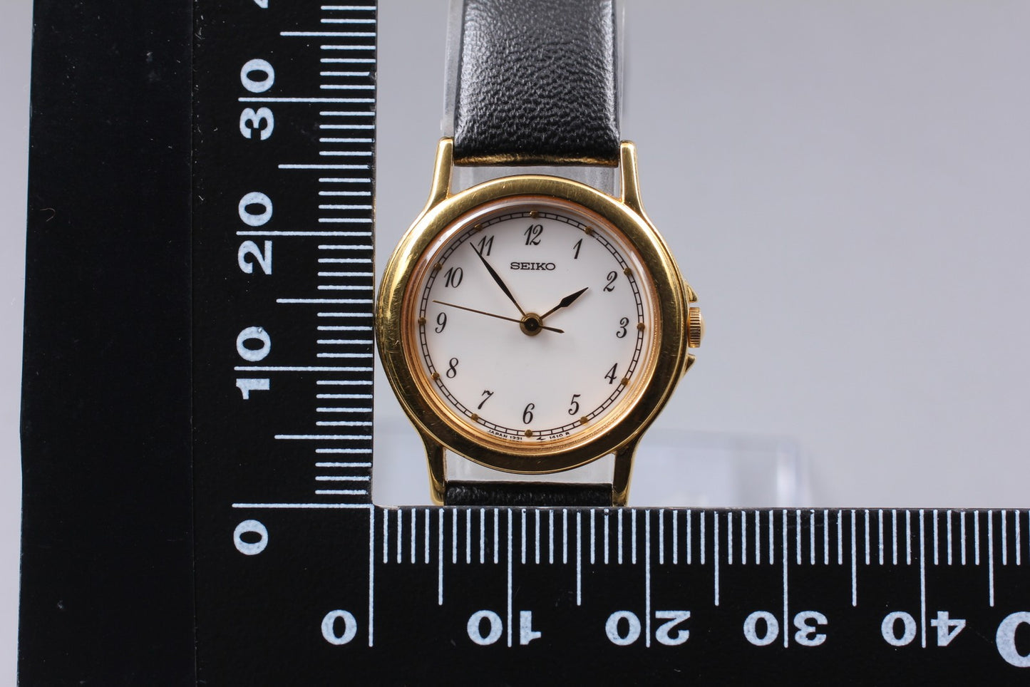 Vtg. 1988 [N MINT / New Batt] SEIKO 1221-0220 23mm Quartz Ladies Watch JAPAN