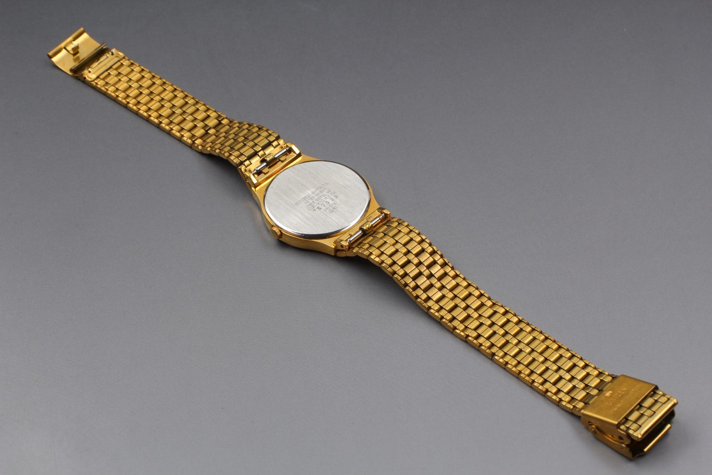 Vintage 1987 [N MINT / New Batt] CITIZEN 1030-K10352 Quartz Men's Watch JAPAN