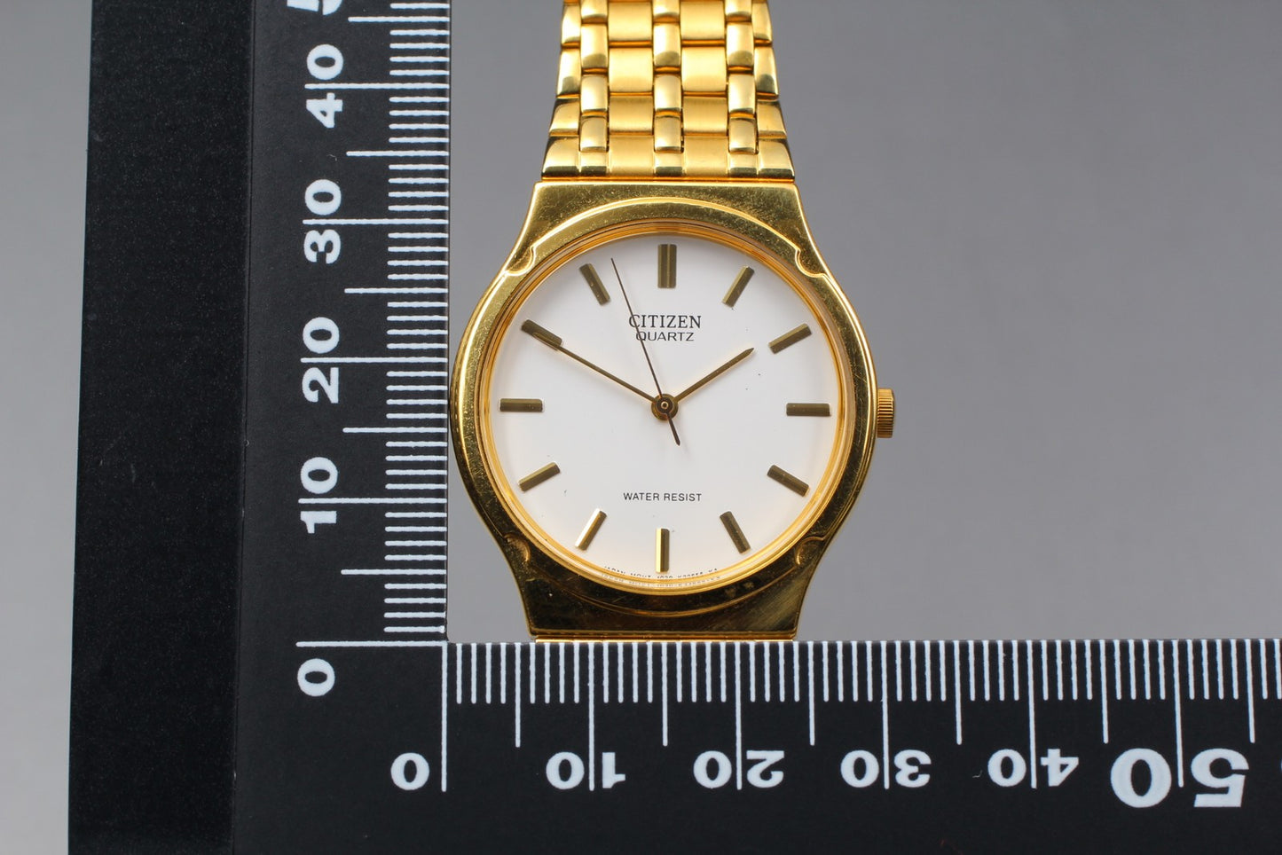 Vintage 1987 [N MINT / New Batt] CITIZEN 1030-K10352 Quartz Men's Watch JAPAN