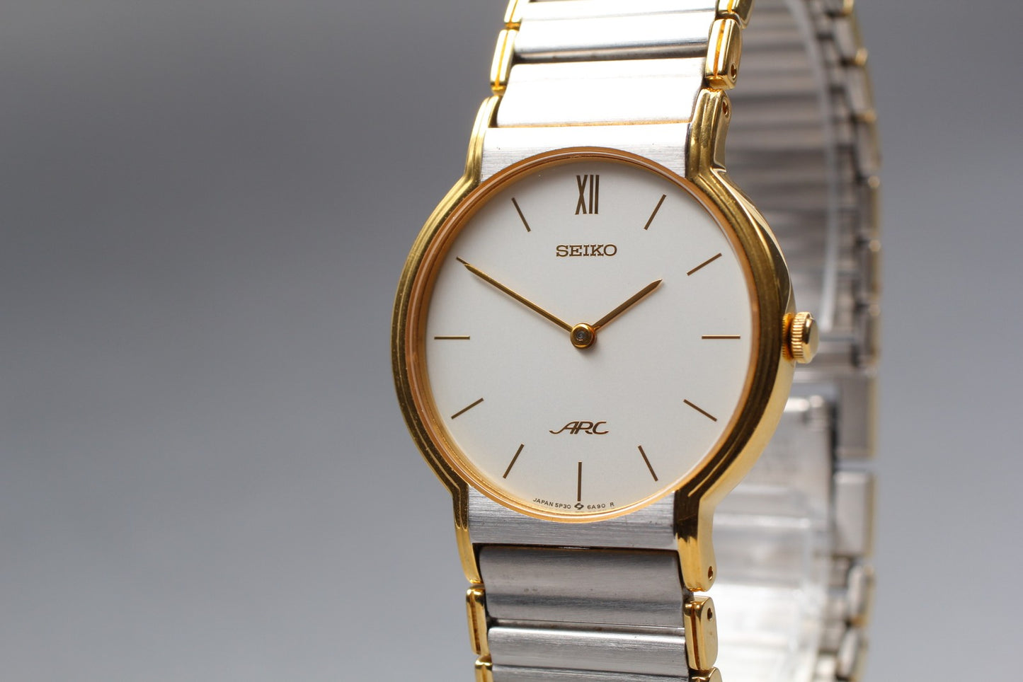 Vintage 1996 [ N MINT / New Batt ] Seiko 5P30-6A70 Quartz Men's Watch From JAPAN