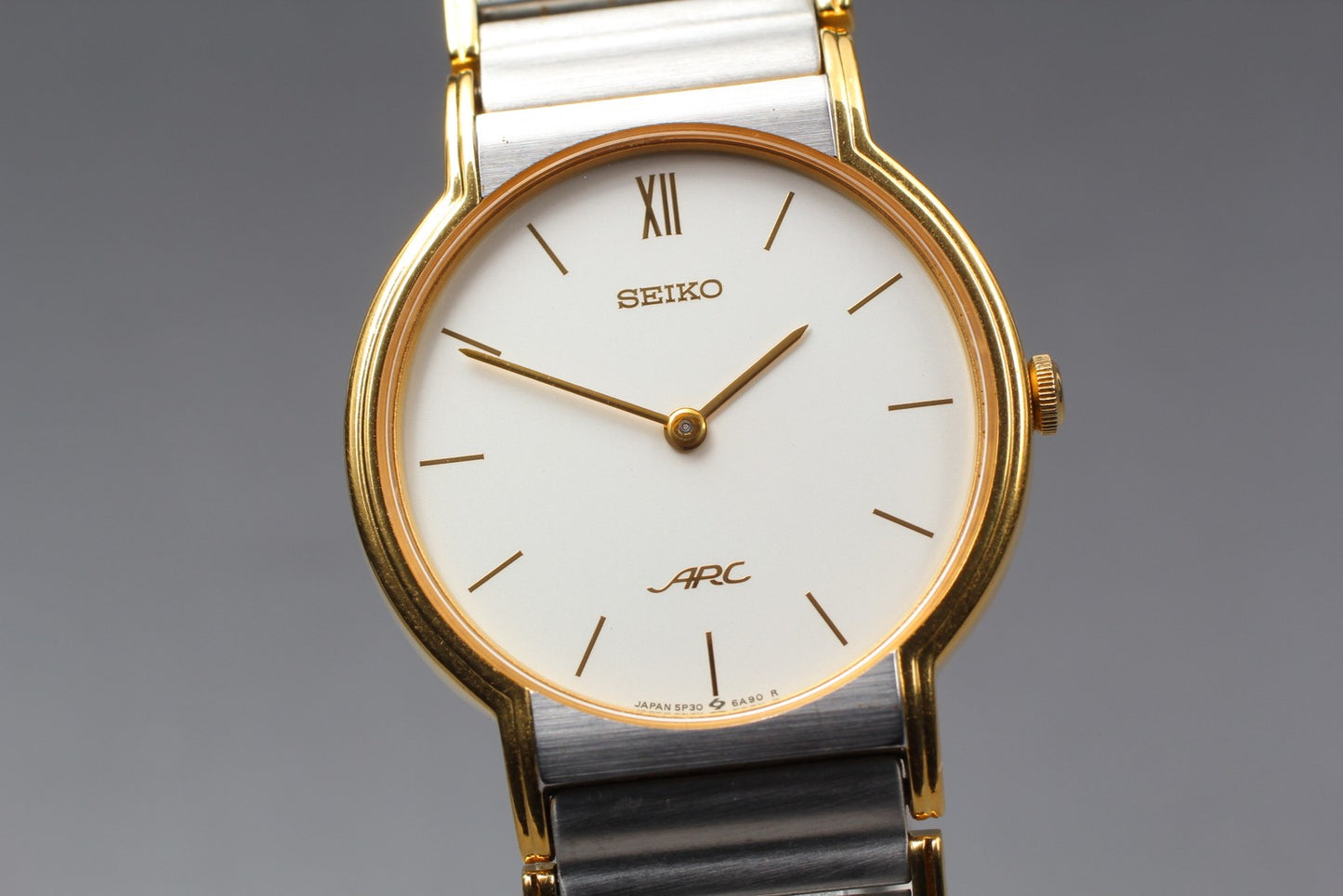 Vintage 1996 [ N MINT / New Batt ] Seiko 5P30-6A70 Quartz Men's Watch From JAPAN