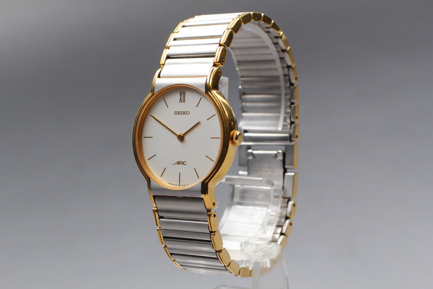 Vintage 1996 [ N MINT / New Batt ] Seiko 5P30-6A70 Quartz Men's Watch From JAPAN