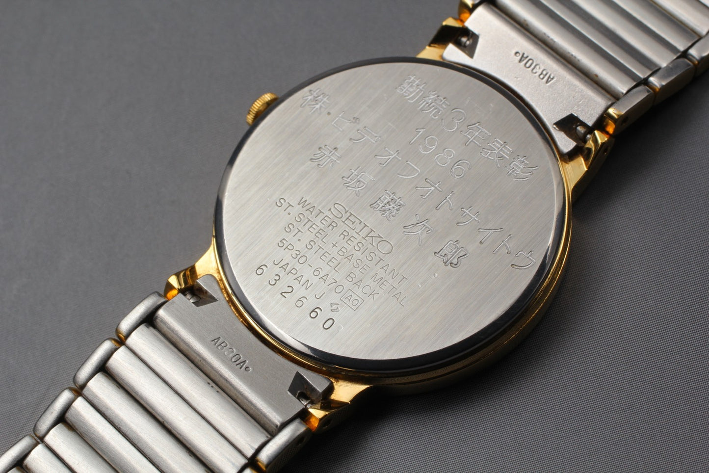 Vintage 1996 [ N MINT / New Batt ] Seiko 5P30-6A70 Quartz Men's Watch From JAPAN