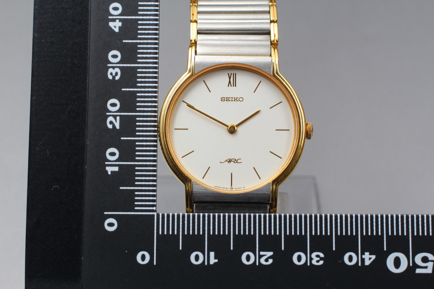 Vintage 1996 [ N MINT / New Batt ] Seiko 5P30-6A70 Quartz Men's Watch From JAPAN