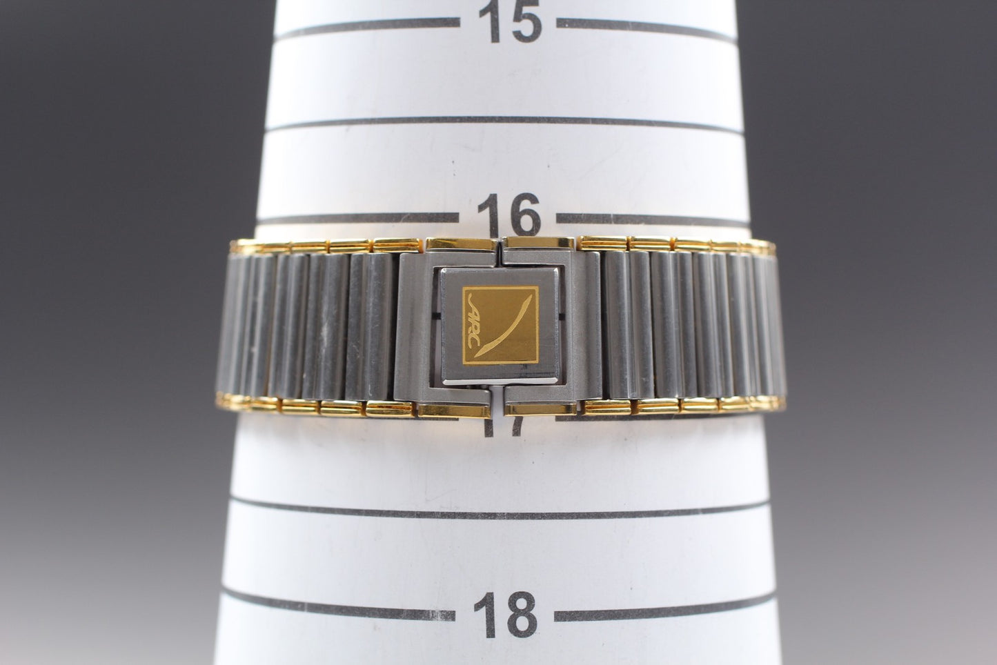 Vintage 1996 [ N MINT / New Batt ] Seiko 5P30-6A70 Quartz Men's Watch From JAPAN