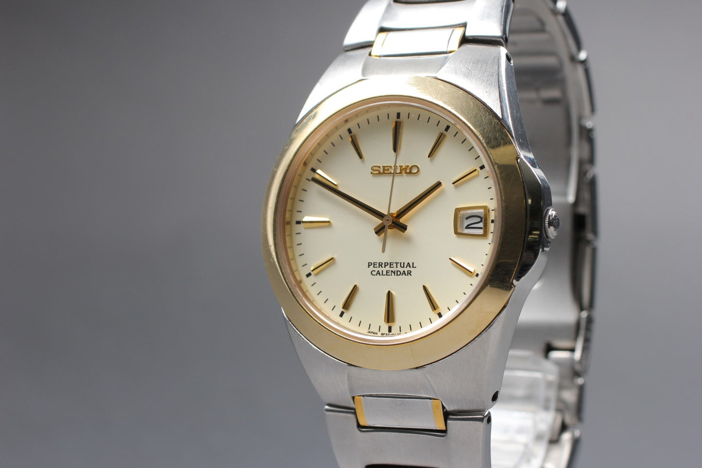 New Batt [Near MINT] SEIKO Perpetual Calendar 8F32-0130 Men's Quartz Watch Japan