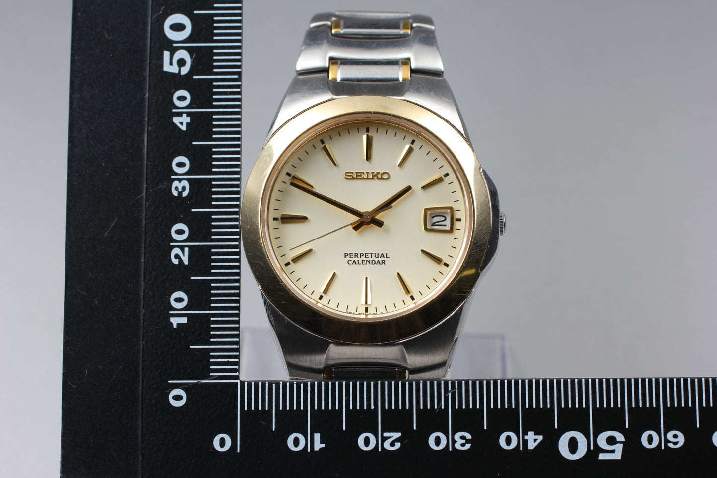New Batt [Near MINT] SEIKO Perpetual Calendar 8F32-0130 Men's Quartz Watch Japan