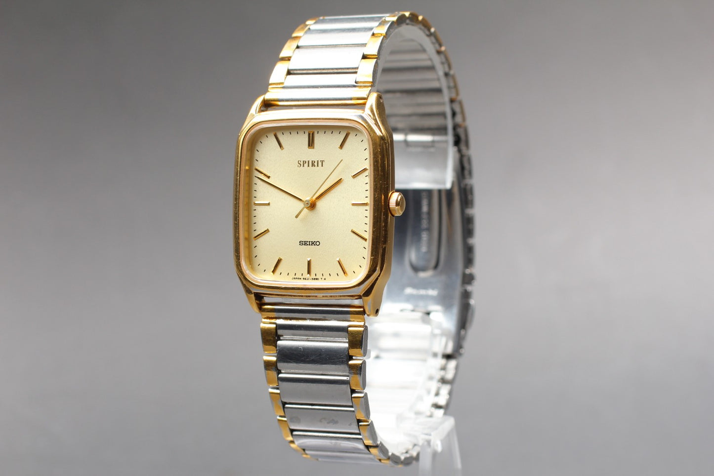 Vintage 1990 [Near MINT]SEIKO Spirit 5E31-5B50 HAQ Tank Quartz Mens Watch JAPAN