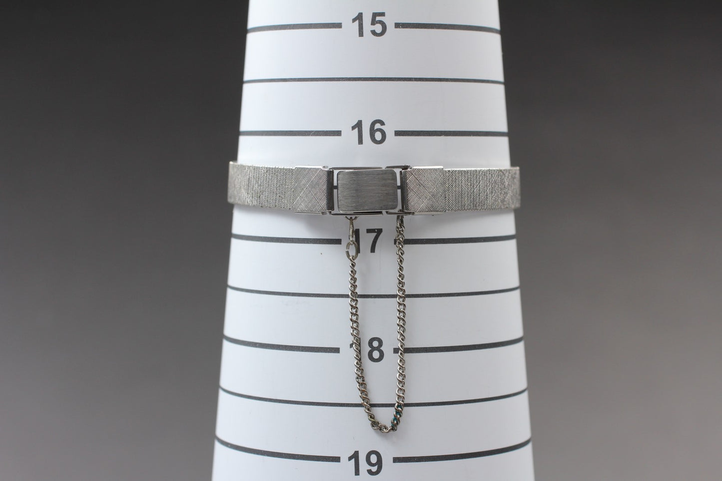 Vintage 1989 [Near MINT] NewBattery Seiko 1400-5830 Silver Bracelet Quartz JAPAN