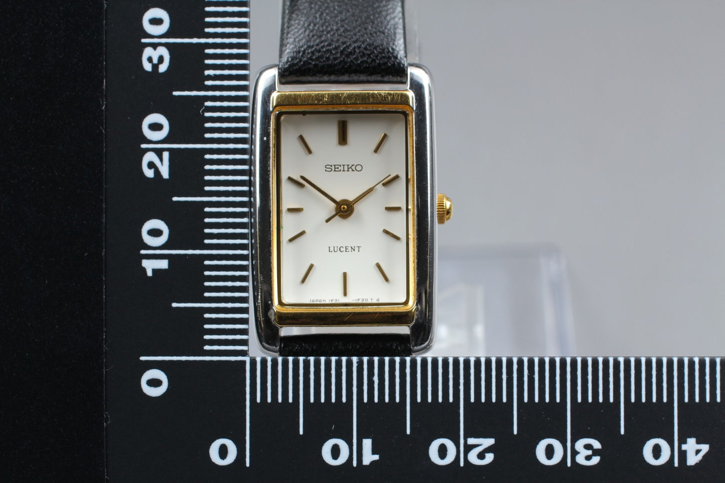 Vintage 1994 [Near MINT] Seiko Lucent 1F21-5C00 Two-tone Qz Ladies Watch JAPAN