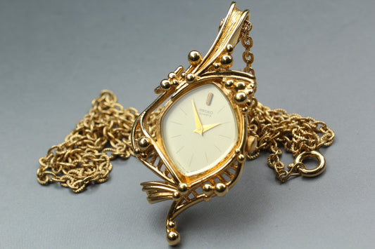 Vintage 1982 [N MINT / New Batt] SEIKO 1400-6970 Gold Qz Necklace Ladies JAPAN