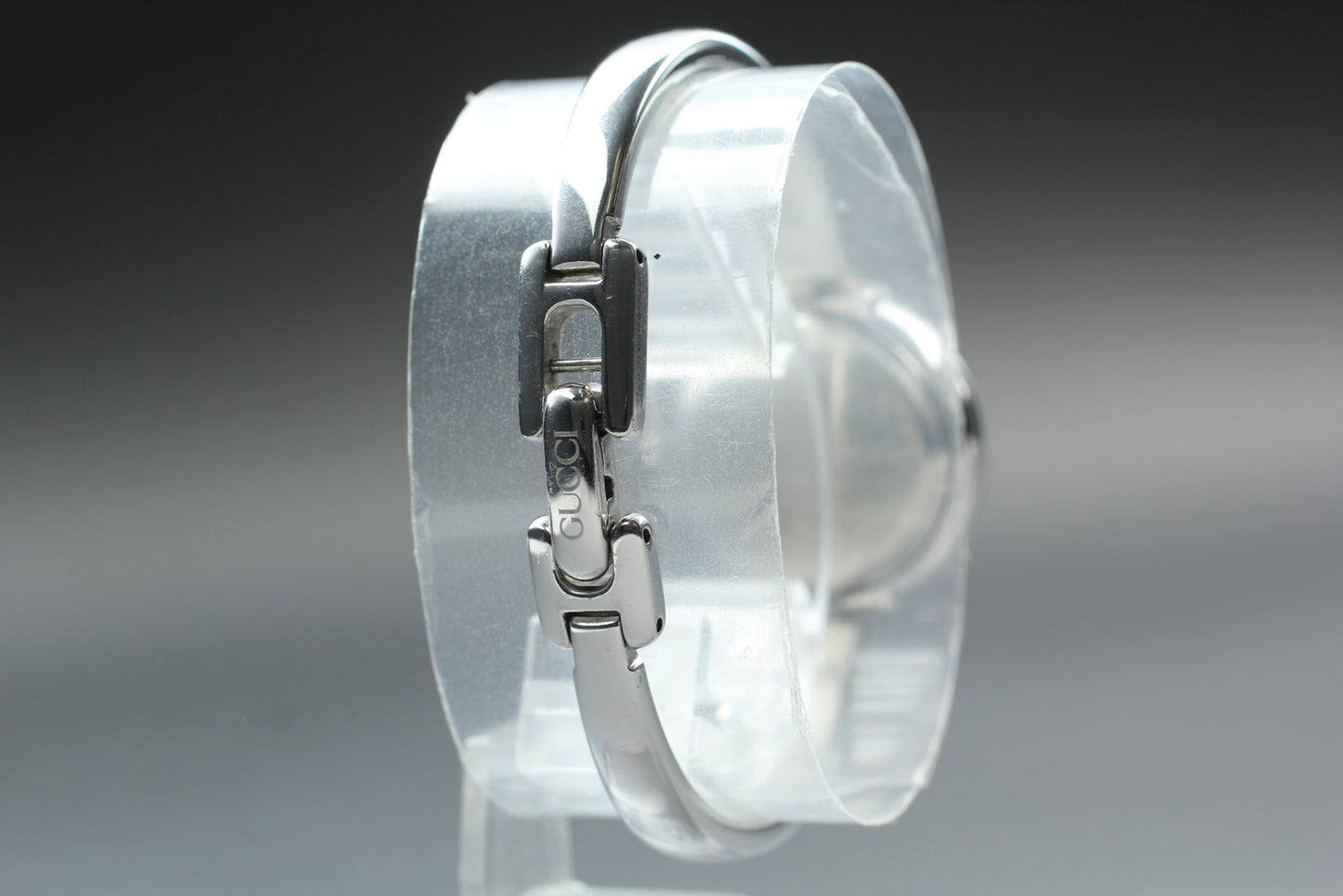 New Batt [Near MINT] Vintage Gucci 1400L 25mm Black Silver Quartz Women's Japan