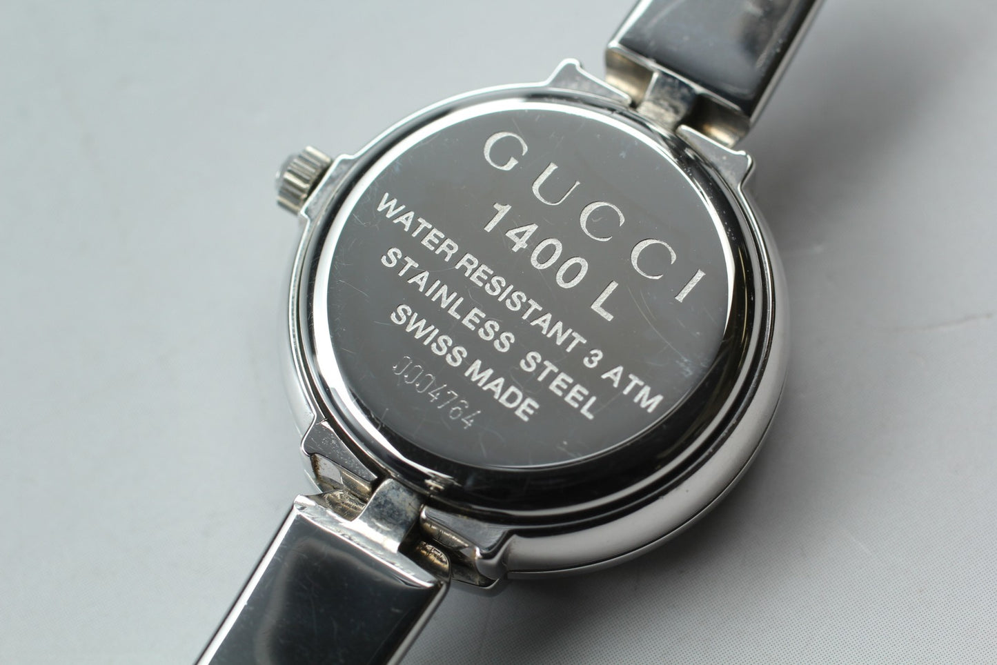 New Batt [Near MINT] Vintage Gucci 1400L 25mm Black Silver Quartz Women's Japan