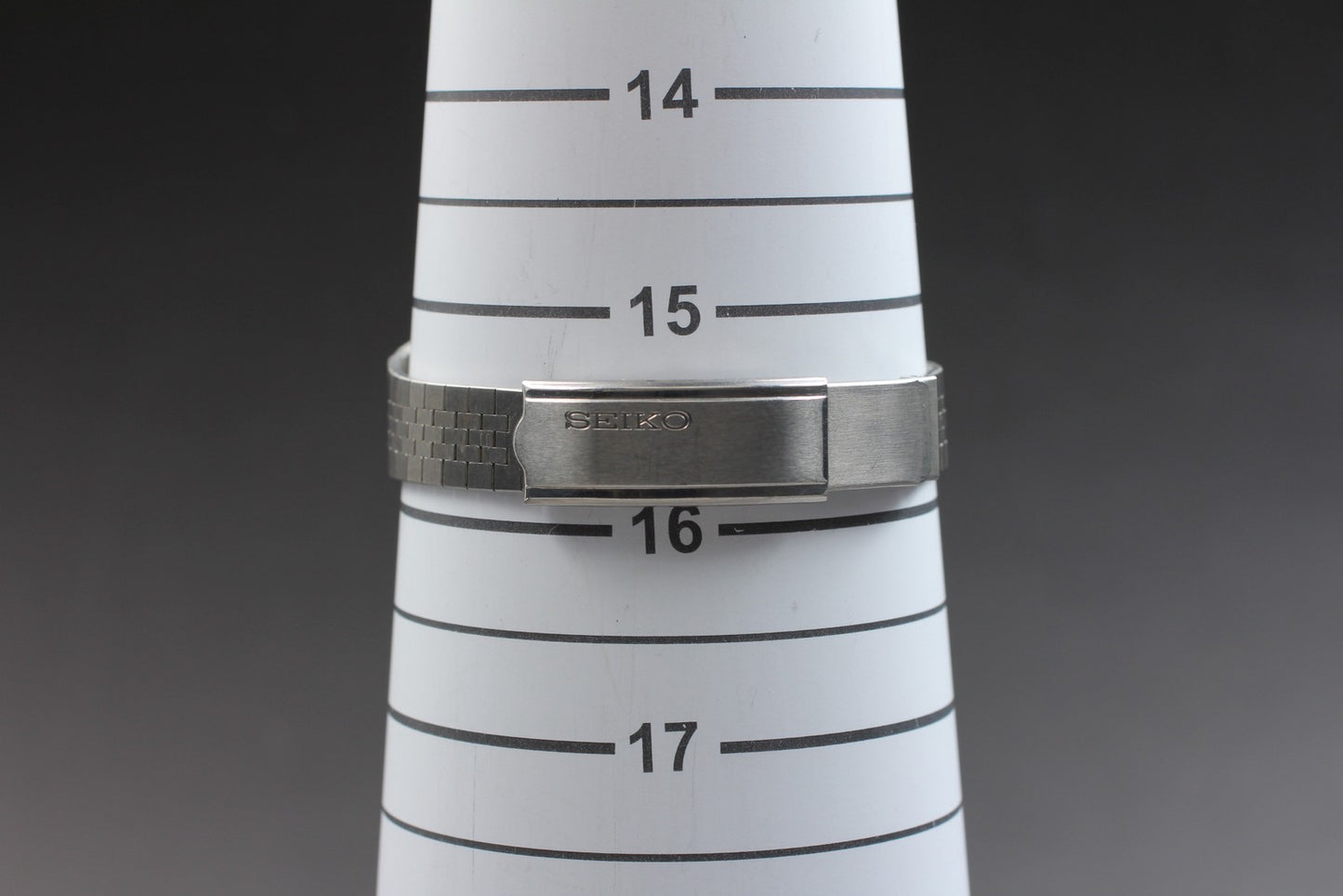 Vintage 1988 [Near MINT] Seiko 7902-5000 Date Bracelet Quartz Men's Watch JAPAN