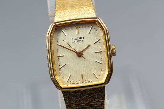 Vintage 1987 [N MINT / New Batt] SEIKO 1221-5530 Bracelet Qz Ladies Watch JAPAN