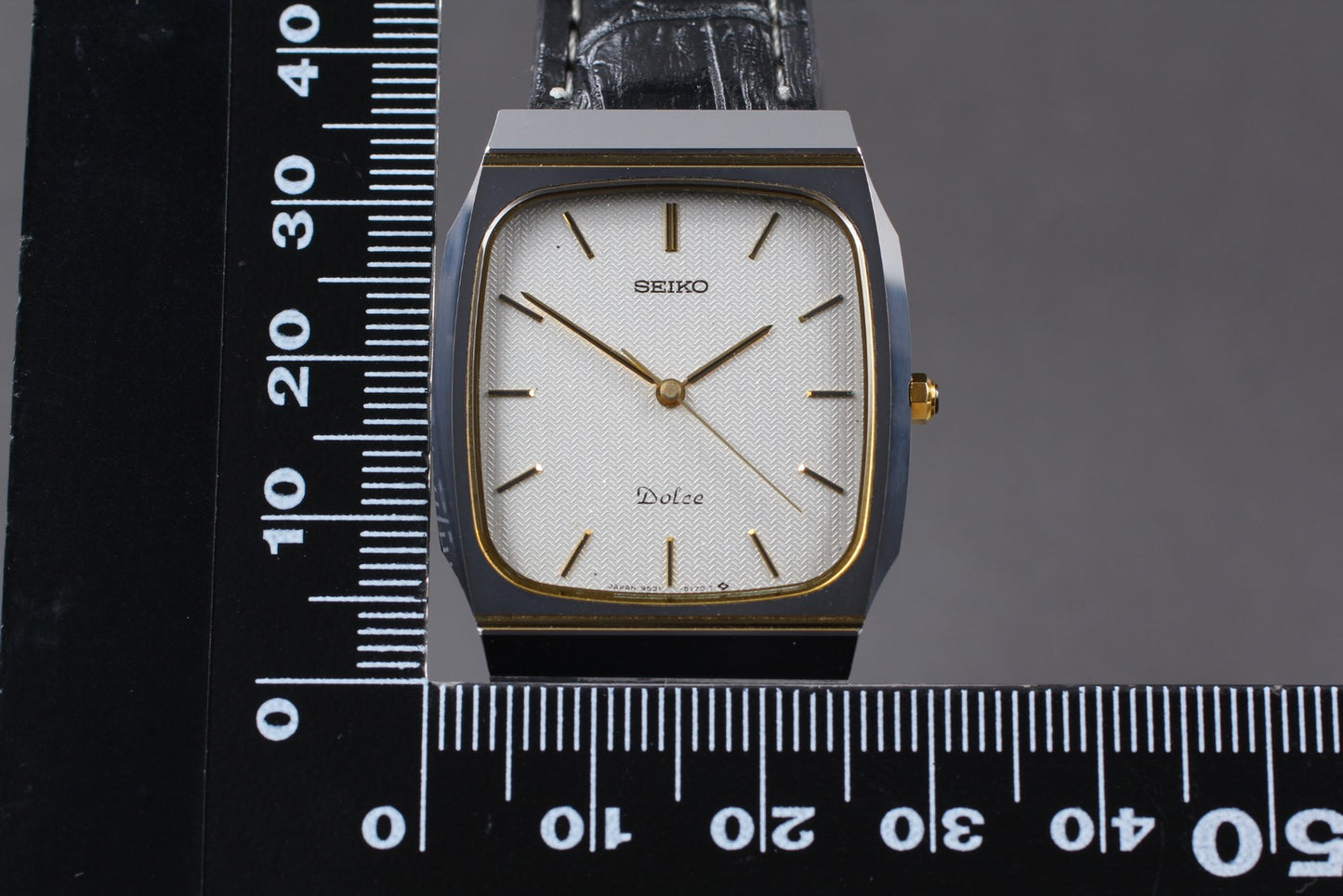 Vintage 1988 [Near MINT] Seiko Dolce 9531-5140 Tungsten Quartz Men's Watch JAPAN