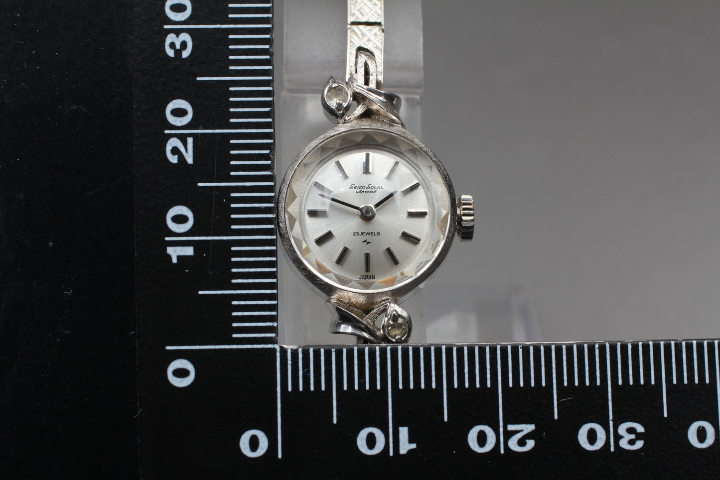 ヴィンテージ 1969 [ニアミント] セイコー 1040-0060 カットガラス 23J 手巻き レディース腕時計 日本製