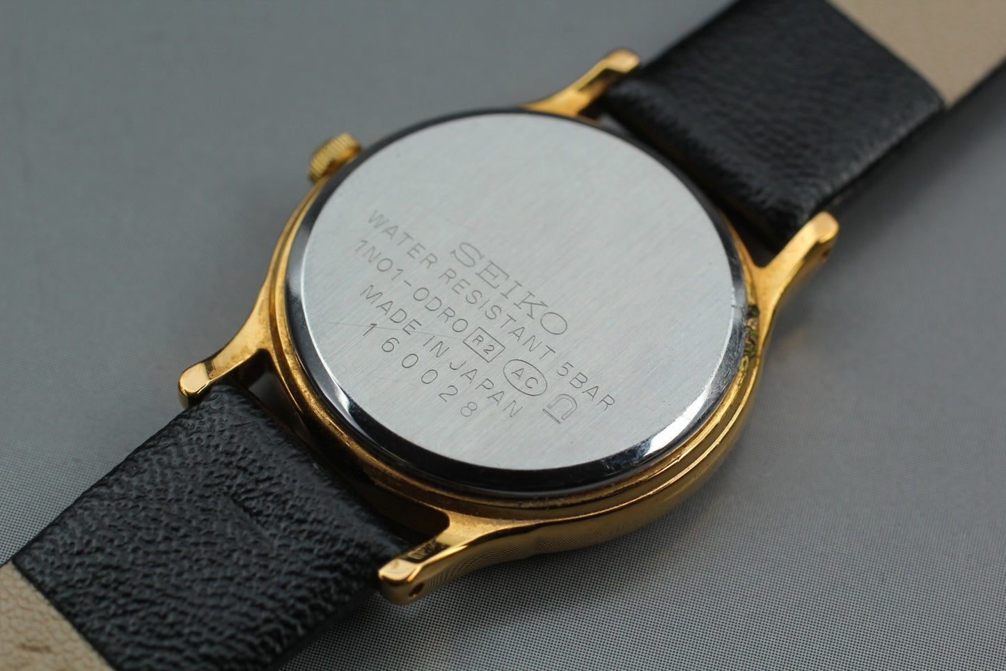 Vintage 1991 [N MINT / New Batt]  Seiko 1N01-0DR0 Gold Quartz Ladies Watch JAPAN