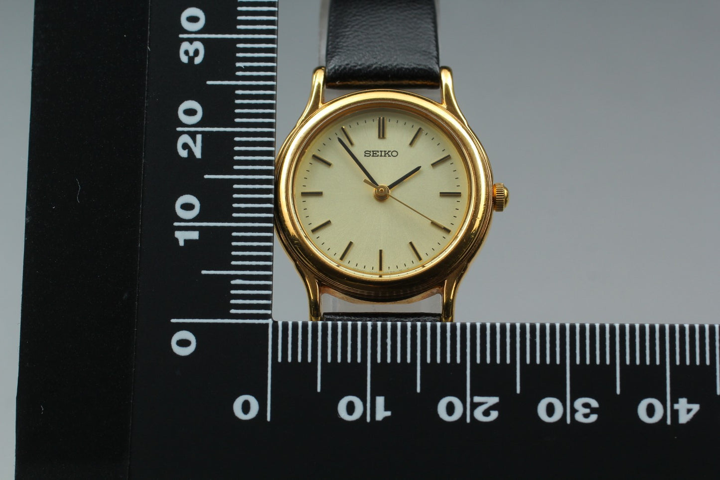 Vintage 1991 [N MINT / New Batt]  Seiko 1N01-0DR0 Gold Quartz Ladies Watch JAPAN