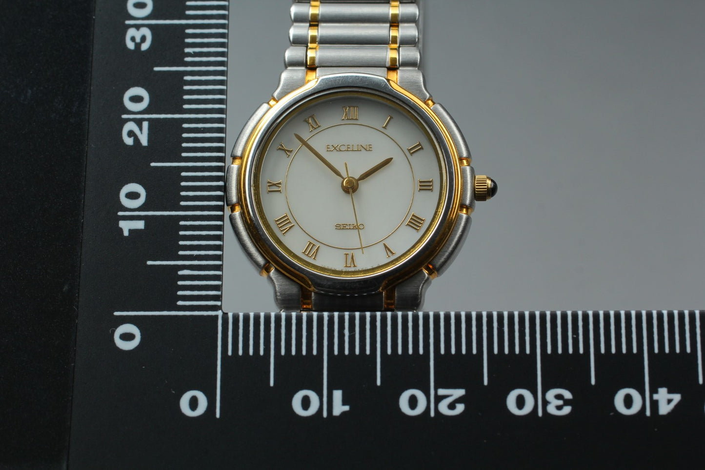 Vintage 1991 [MINT / New Batt] SEIKO EXCLINE 1F21-0D70 Quartz Ladies Watch JAPAN