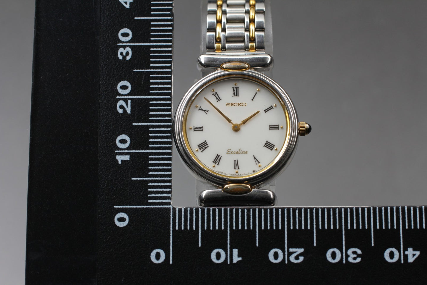 Vintage 1987 [Near MINT] Seiko Exceline 7320-0380 Silver Round Quartz From JAPAN