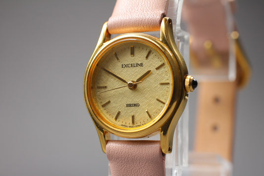 vintage[MINT] SEIKO 4N21-0390 Gold Silver Pink Quartz Ladies Watch From JAPAN