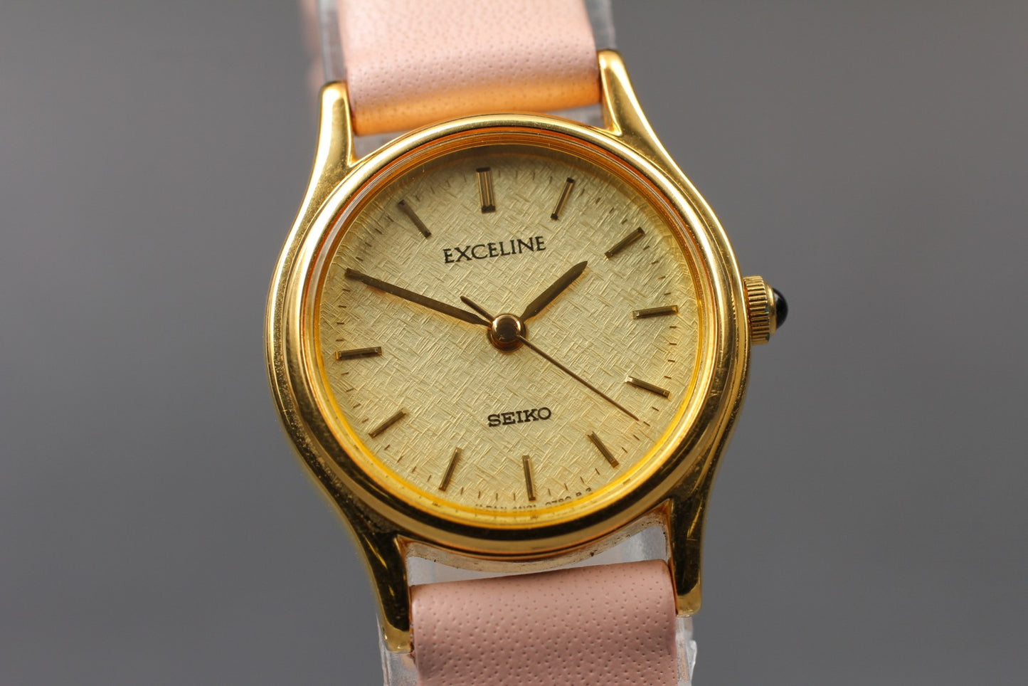 vintage[MINT] SEIKO 4N21-0390 Gold Silver Pink Quartz Ladies Watch From JAPAN