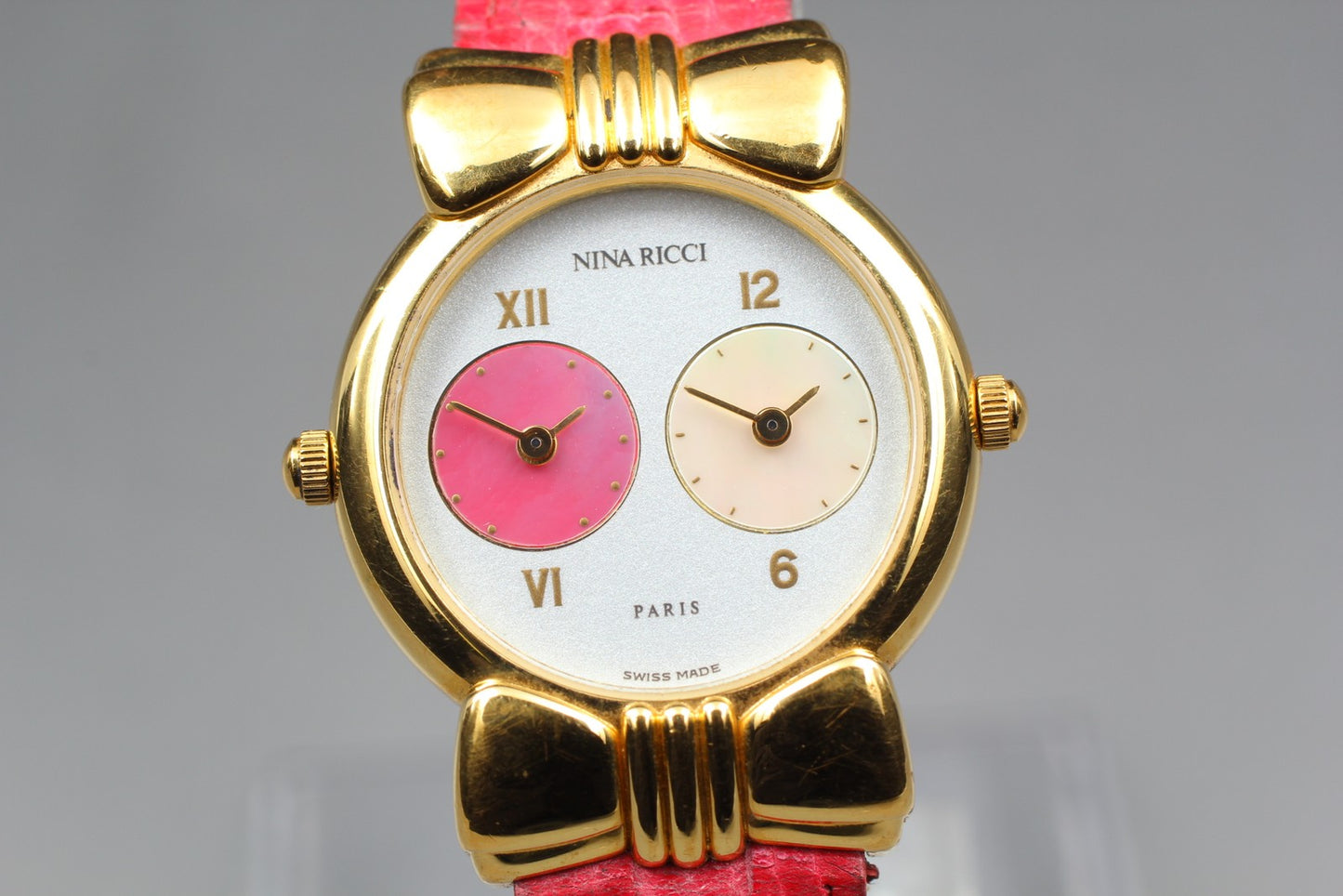 NewBatt [Near MINT] NINA RICCI W-958 double face shell Quartz Ladies Watch JAPAN