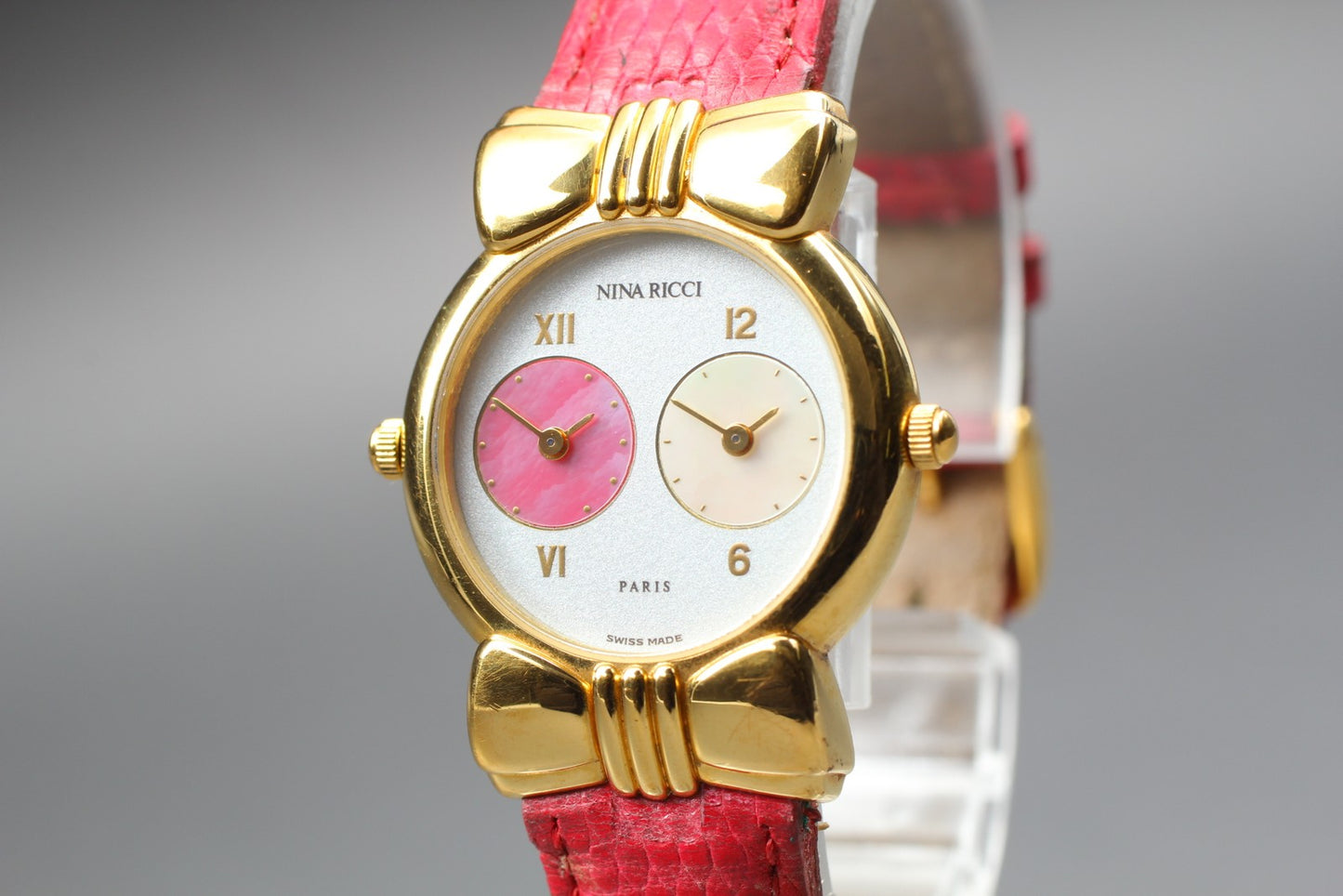 NewBatt [Near MINT] NINA RICCI W-958 double face shell Quartz Ladies Watch JAPAN