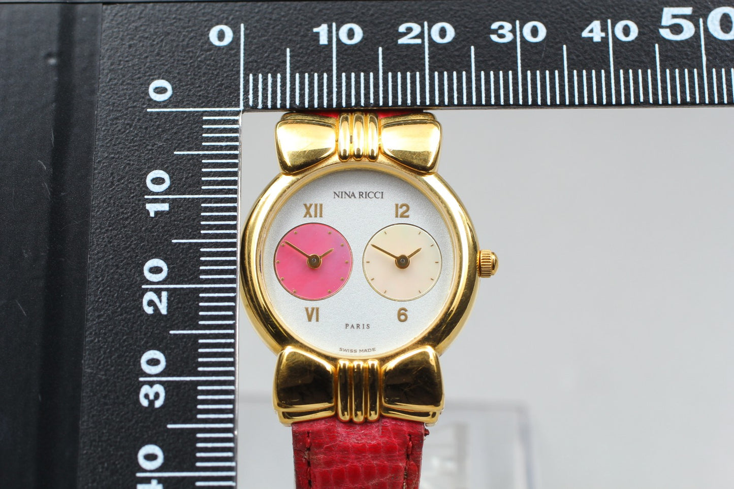 NewBatt [Near MINT] NINA RICCI W-958 double face shell Quartz Ladies Watch JAPAN