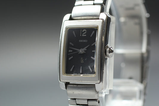 Vintage 1996 [N MINT / New Batt] SEIKO LUKIA 1F21-5D10 Tank Quartz Watch JAPAN