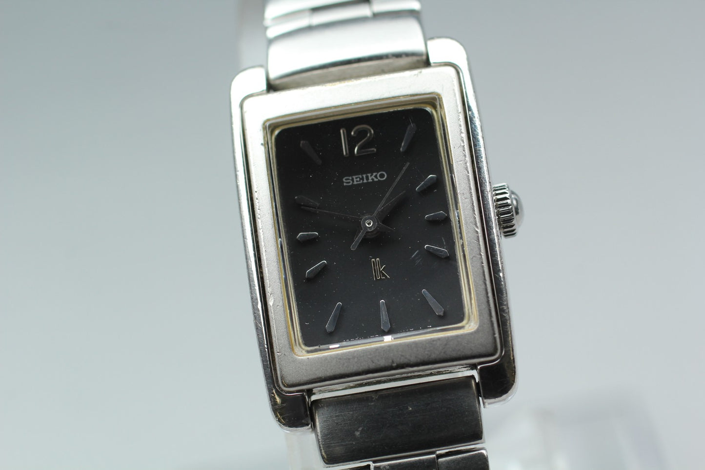 Vintage 1996 [N MINT / New Batt] SEIKO LUKIA 1F21-5D10 Tank Quartz Watch JAPAN