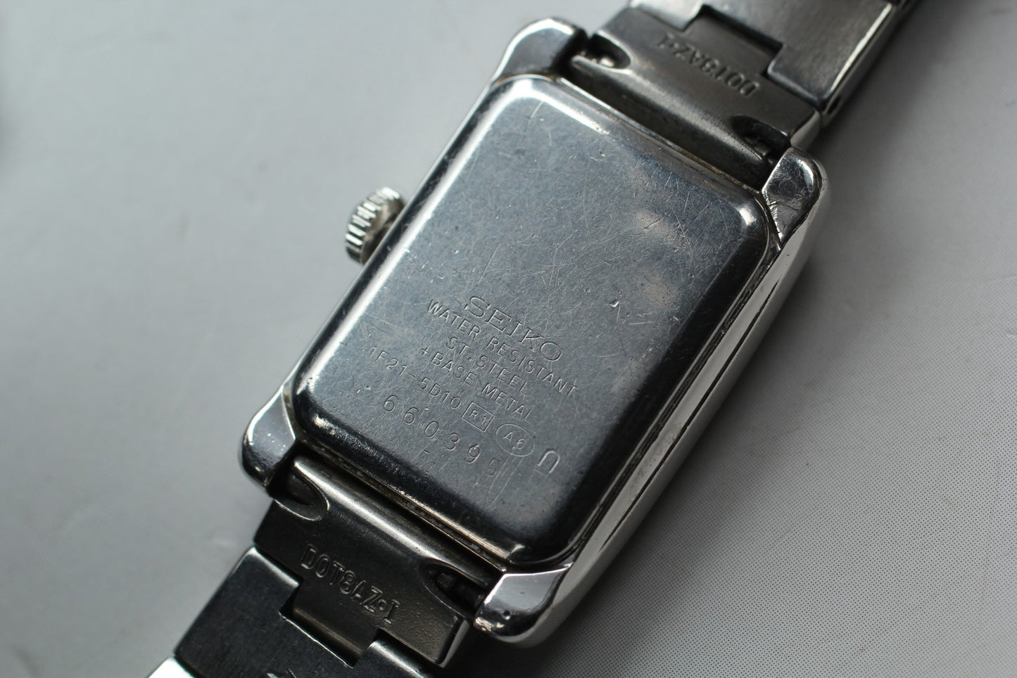 Vintage 1996 [N MINT / New Batt] SEIKO LUKIA 1F21-5D10 Tank Quartz Watch JAPAN