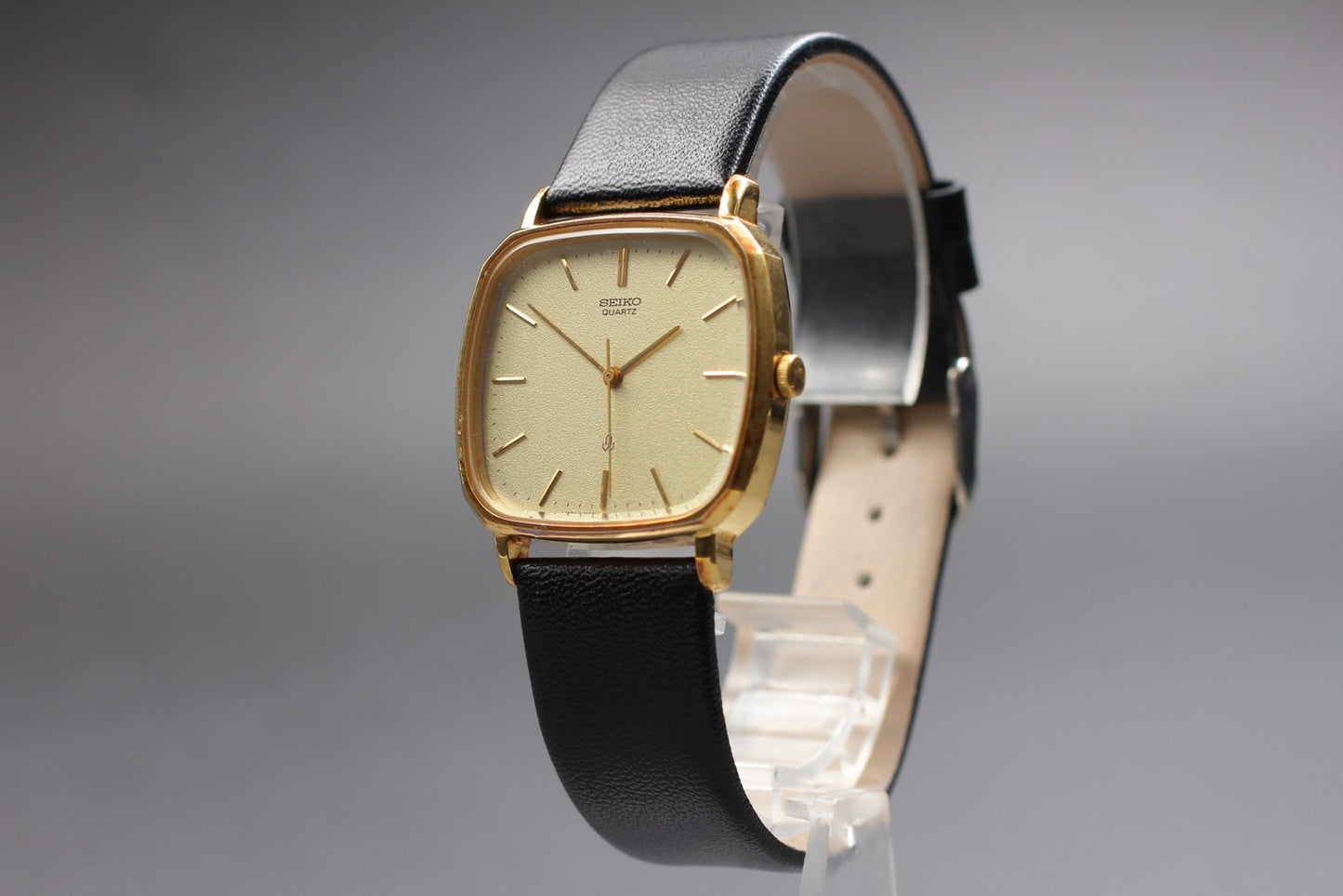 Vtg. 1993 [N MINT / New Batt] SEIKO 5931-5470 Gold 31mm Quartz Men's Watch JAPAN