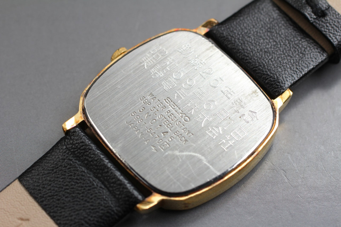 Vtg. 1993 [N MINT / New Batt] SEIKO 5931-5470 Gold 31mm Quartz Men's Watch JAPAN