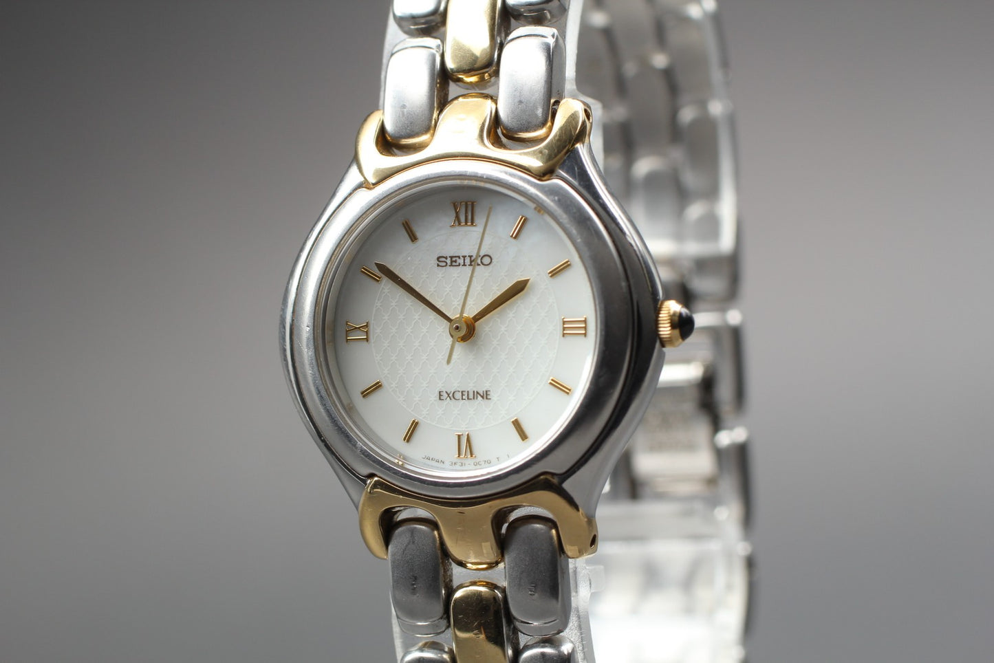 Vtg. 1984[N MINT] SEIKO EXCELINE 3F31-0C40 Roman 26mm Quartz Ladies Watch JAPAN