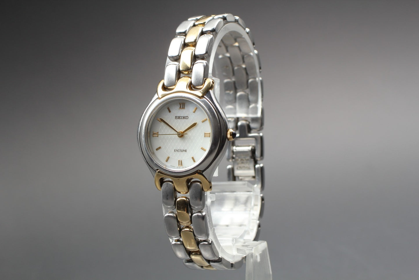 Vtg. 1984[N MINT] SEIKO EXCELINE 3F31-0C40 Roman 26mm Quartz Ladies Watch JAPAN