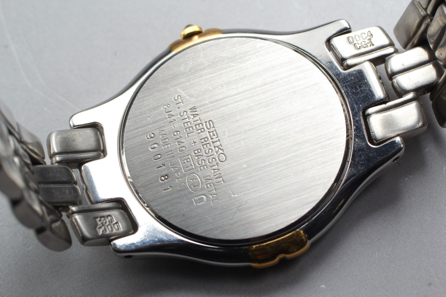 SEIKO Second Hands | Vintage 1999 [Near MINT] SEIKO Dolce 8J41-6140 Gold Silver 33mm Qz Men's Watch La.riberta From Japan