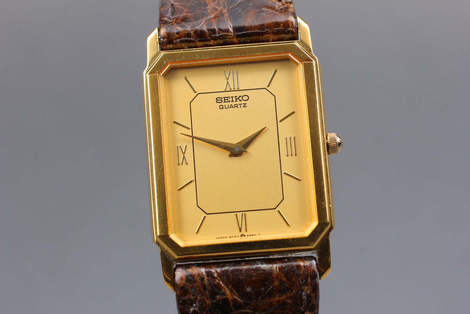 SEIKO Second Hands | Vtg.1985 [N MINT] SEIKO 9020-5680 Tank Gold Roman 25mm Quartz Men's Watch JAPAN La.riberta From Japan