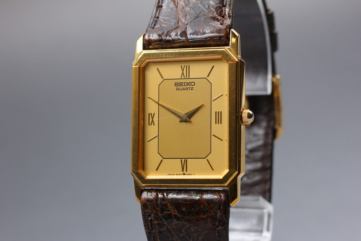 SEIKO Second Hands | Vtg.1985 [N MINT] SEIKO 9020-5680 Tank Gold Roman 25mm Quartz Men's Watch JAPAN La.riberta From Japan