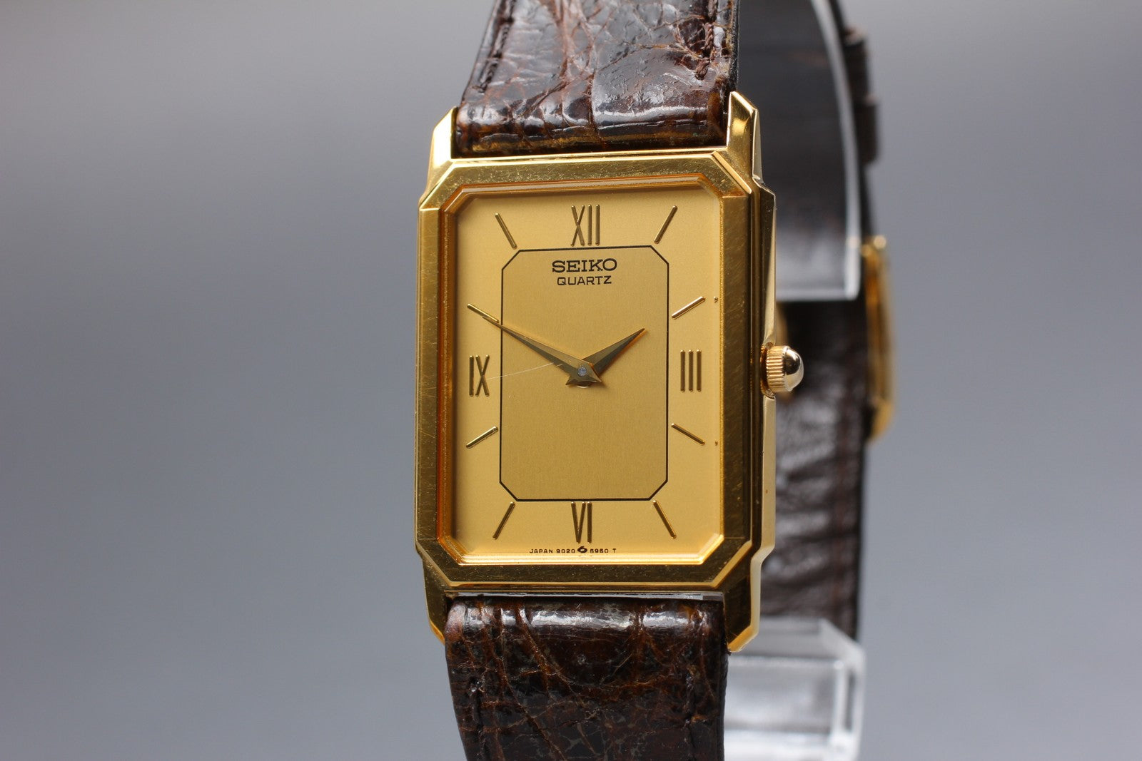 SEIKO Second Hands | Vtg.1985 [N MINT] SEIKO 9020-5680 Tank Gold Roman 25mm Quartz Men's Watch JAPAN La.riberta From Japan
