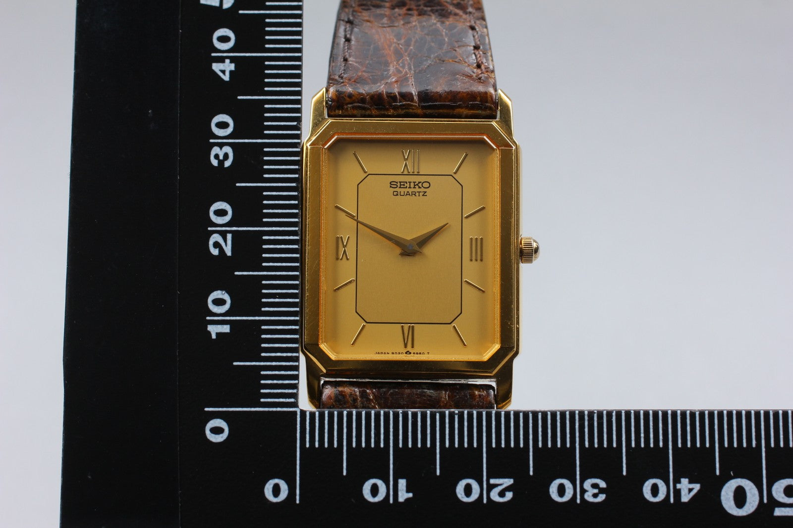 SEIKO Second Hands | Vtg.1985 [N MINT] SEIKO 9020-5680 Tank Gold Roman 25mm Quartz Men's Watch JAPAN La.riberta From Japan