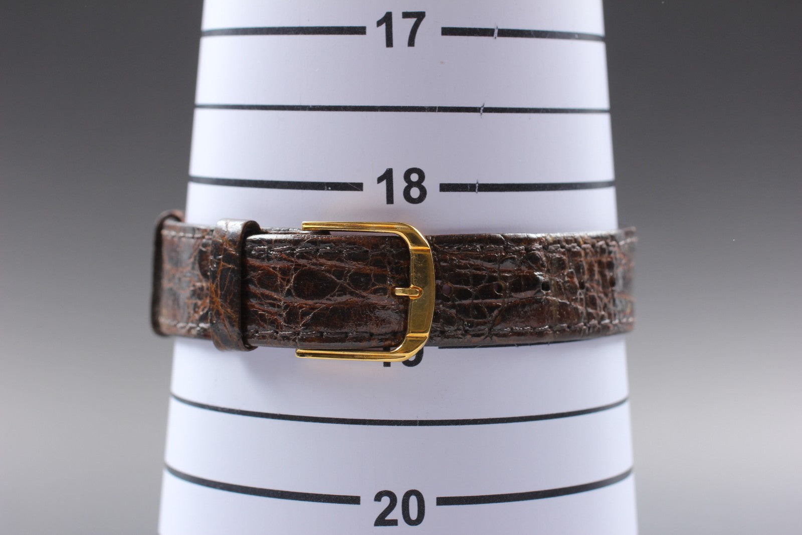 SEIKO Second Hands | Vtg.1985 [N MINT] SEIKO 9020-5680 Tank Gold Roman 25mm Quartz Men's Watch JAPAN La.riberta From Japan