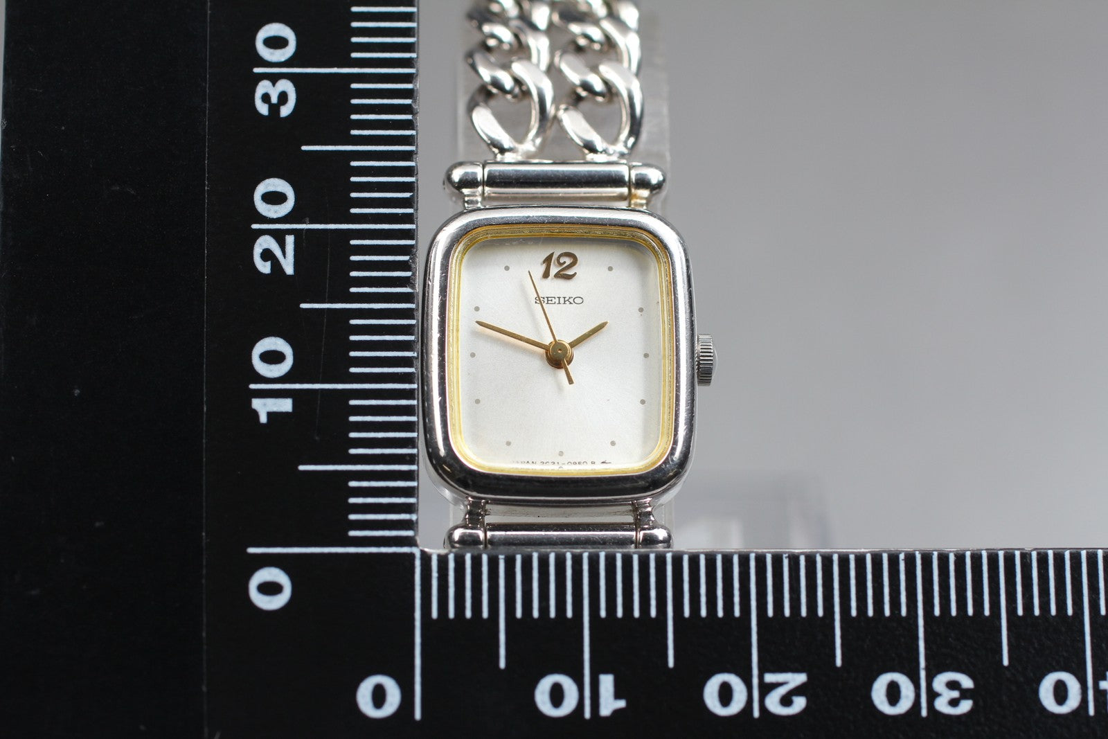 SEIKO Second Hands | Vtg.1985 [Near MINT] SEIKO 2C21-5360 Tank Bracelet Quartz Ladies Watch JAPAN La.riberta From Japan